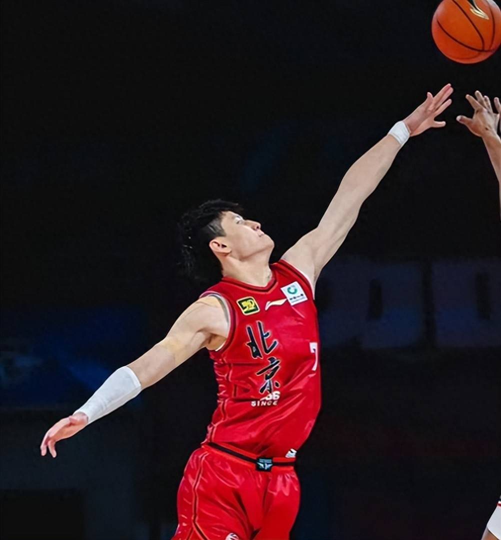 CBA常规赛清晨再迎强敌,克里夫兰骑士调整名单,主帅态度:震撼外界,训练强度明显提升 CBA常规赛清晨再迎强敌,克里夫兰骑士调整名单,主帅态度:震撼外界,训练强度明显提升