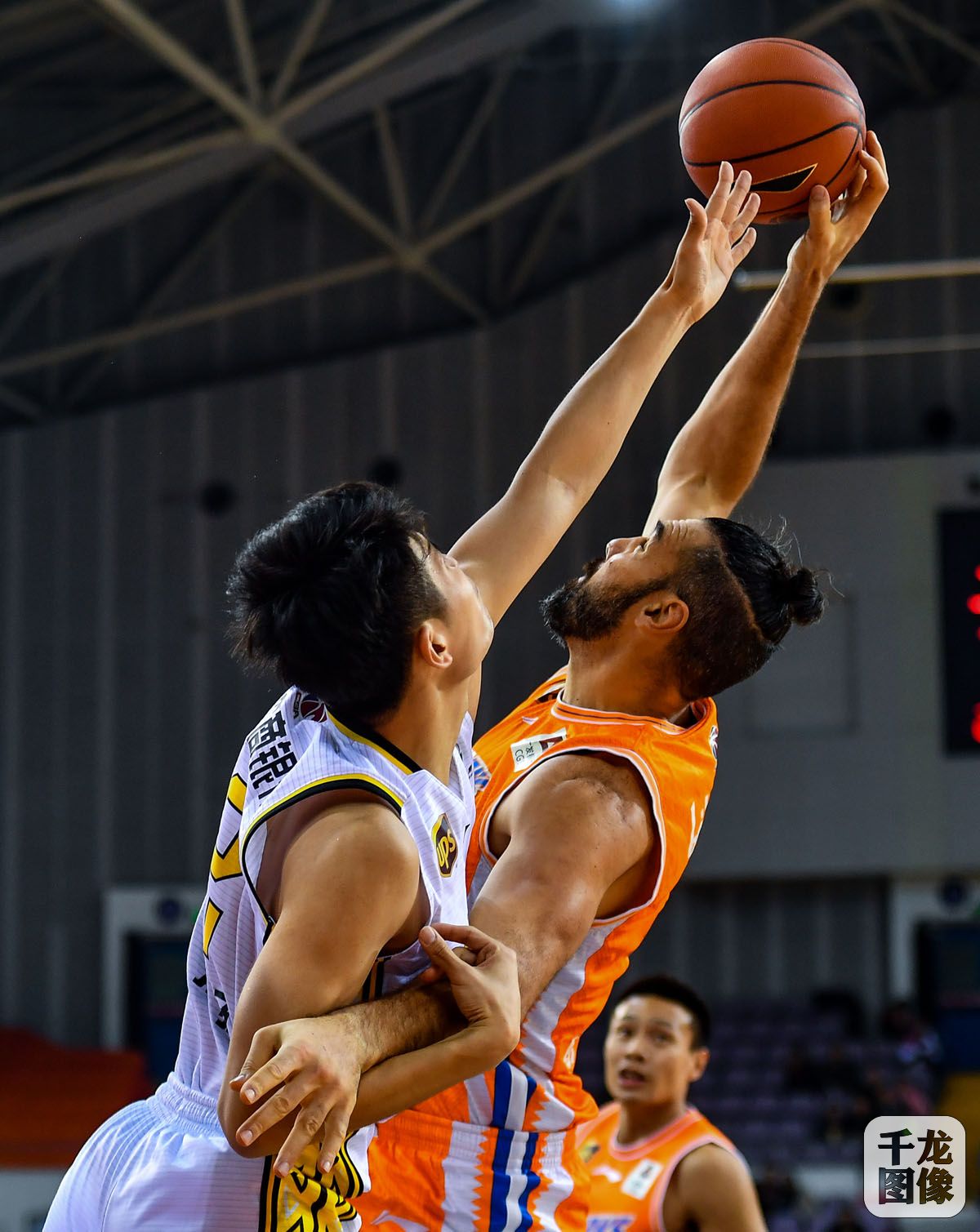 乐鱼app下载页-风云突变费耶诺德集结日绝杀压哨；NBA总决赛版图或变；媒体盛赞；身体对抗强度拉满-乐鱼app下载页