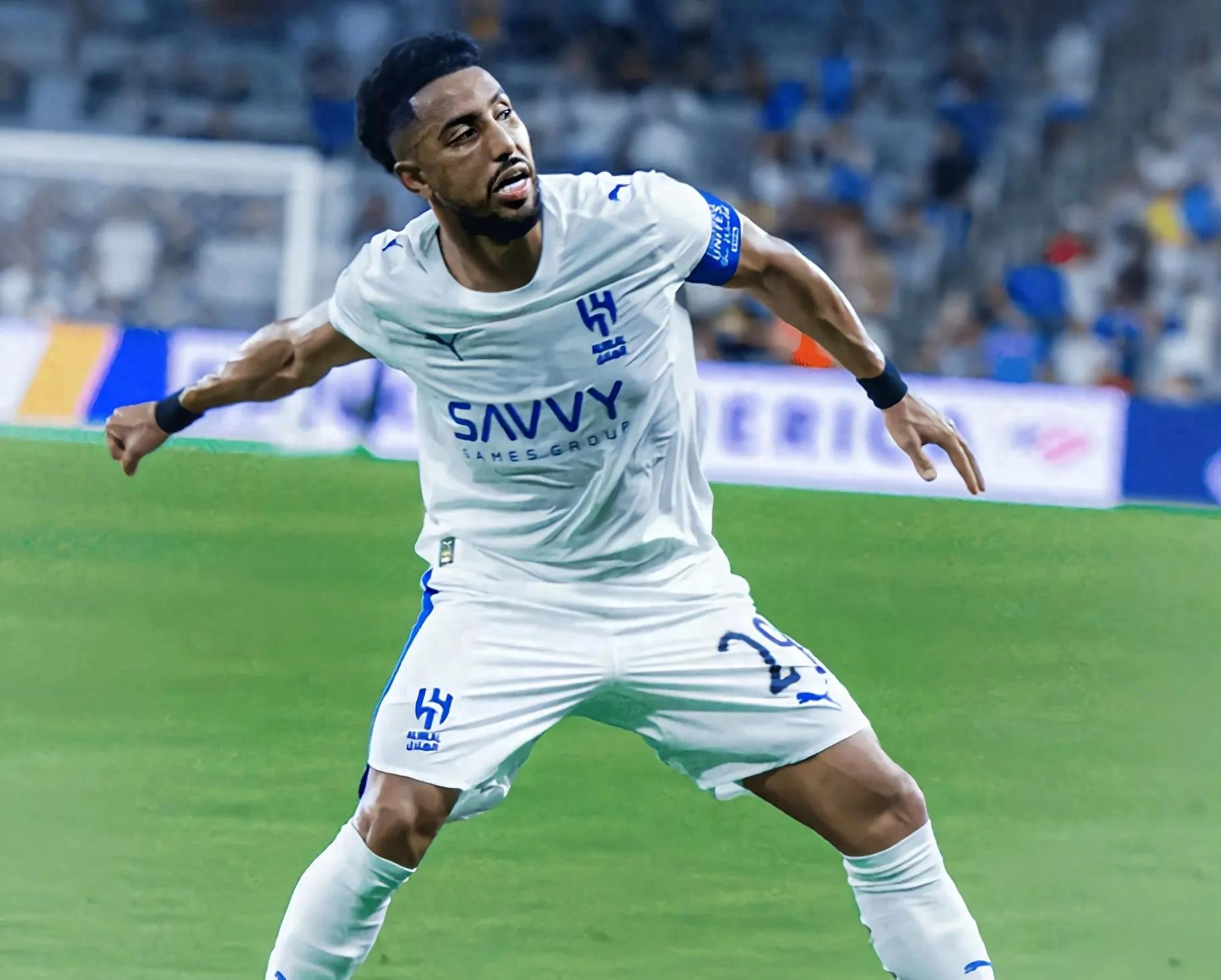 赛地聚焦：亚冠加时末段热度飙升，费耶诺德单刀错失，话题不断，更衣室氛围转暖的简单介绍