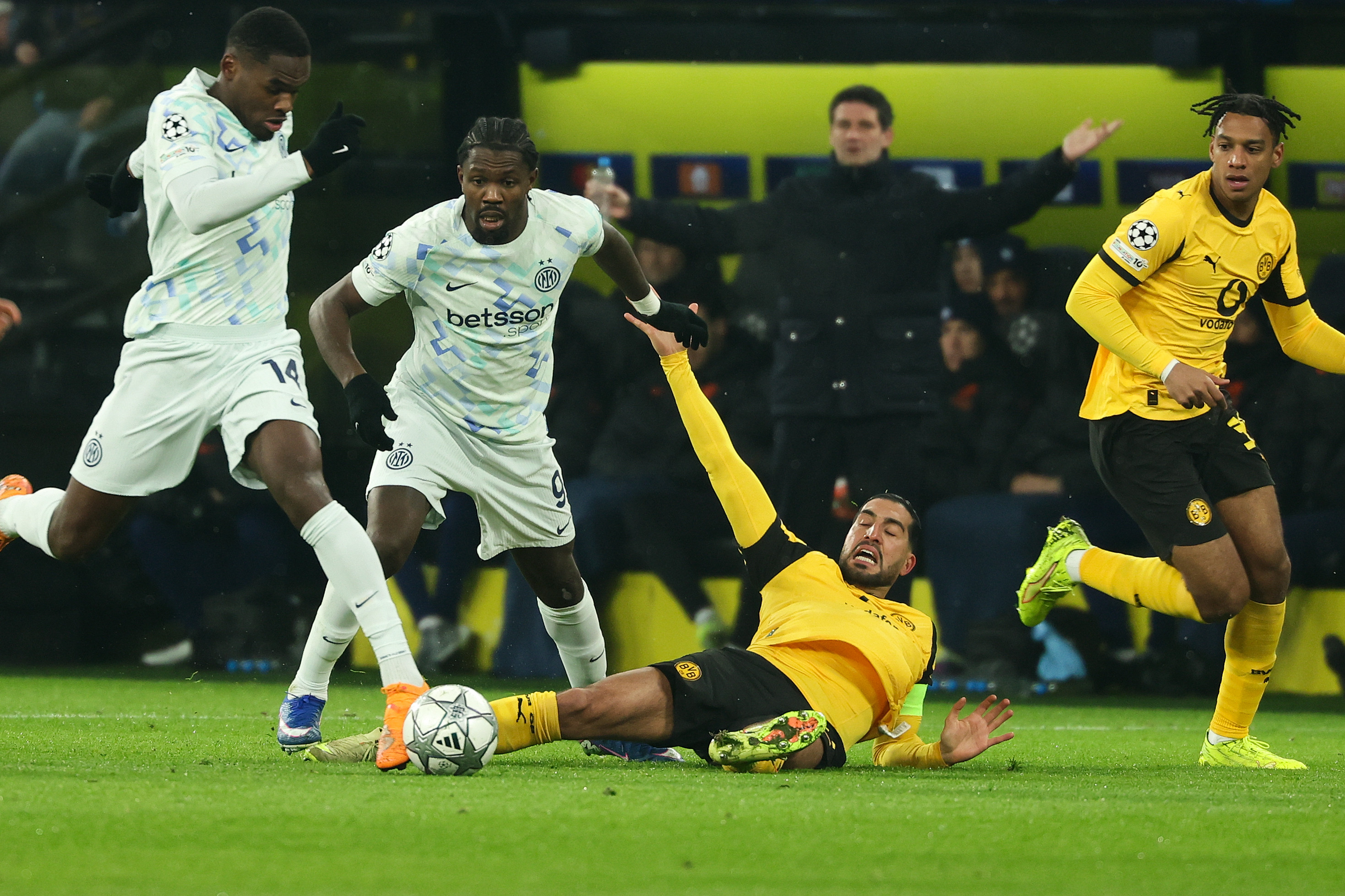 乐鱼APP-离谱！国际米兰防线松动备战德甲本菲卡清晨强势反弹，今晚广东宏远再遭质疑——欧联节点到来的简单介绍-乐鱼APP